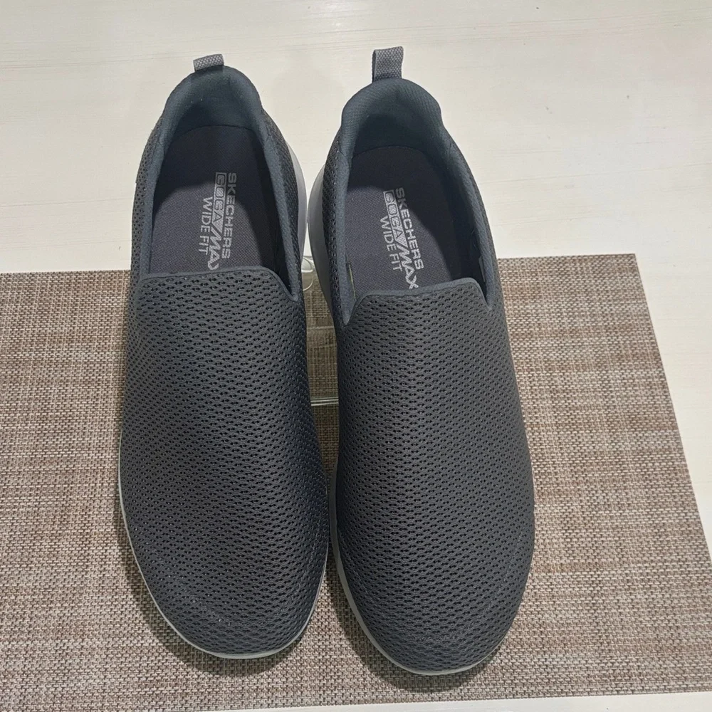 Skechers Goga Max Go Walk Slip-On Loafers. Men 13 wide fit. Excellent condition! - Picture 3 of 8